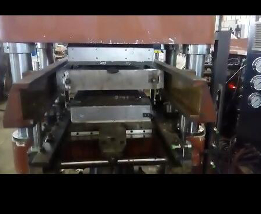 剎車(chē)片壓力機(jī)